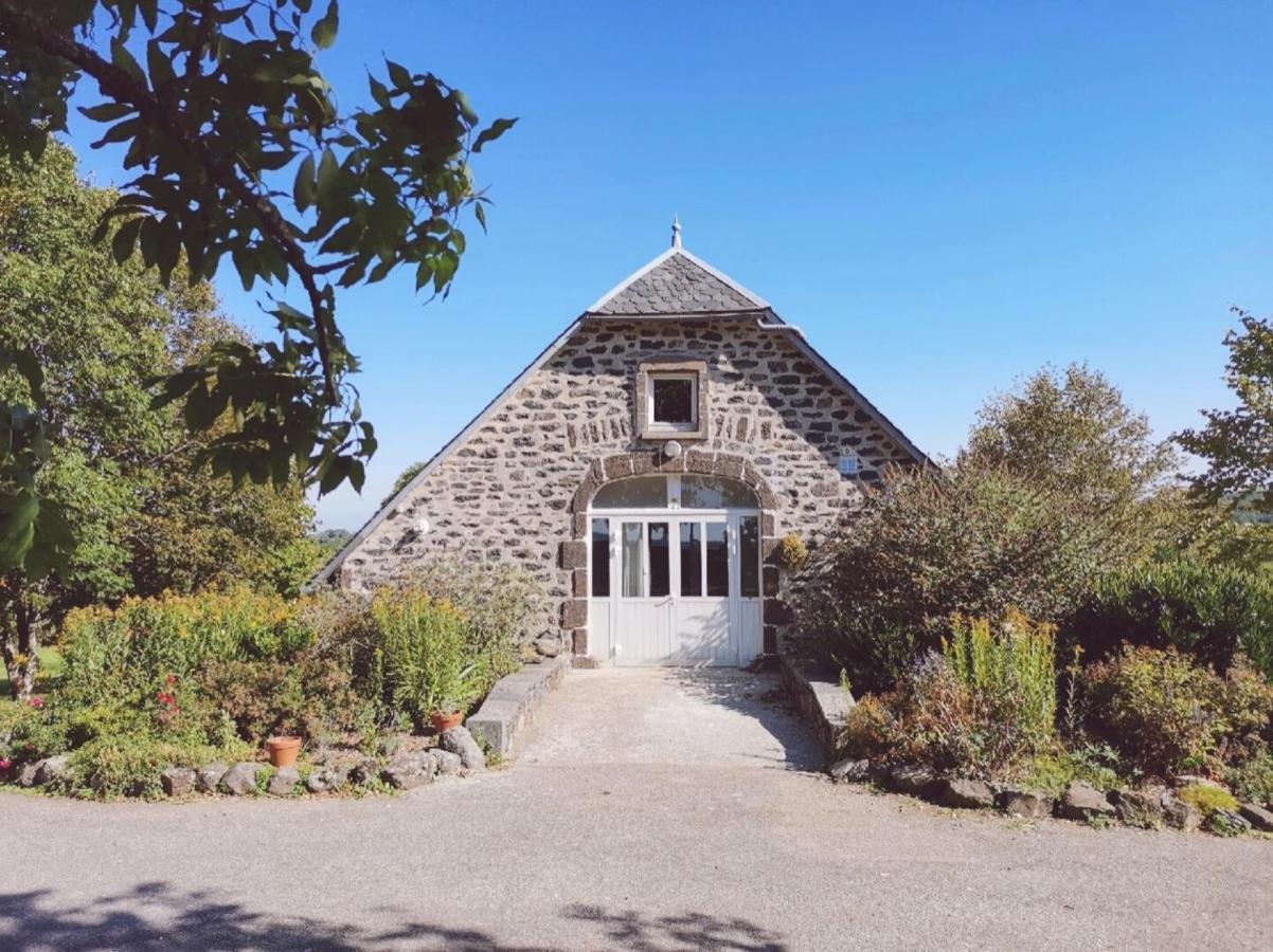 Maison d'Hôtes La Grange Salers Exterior foto