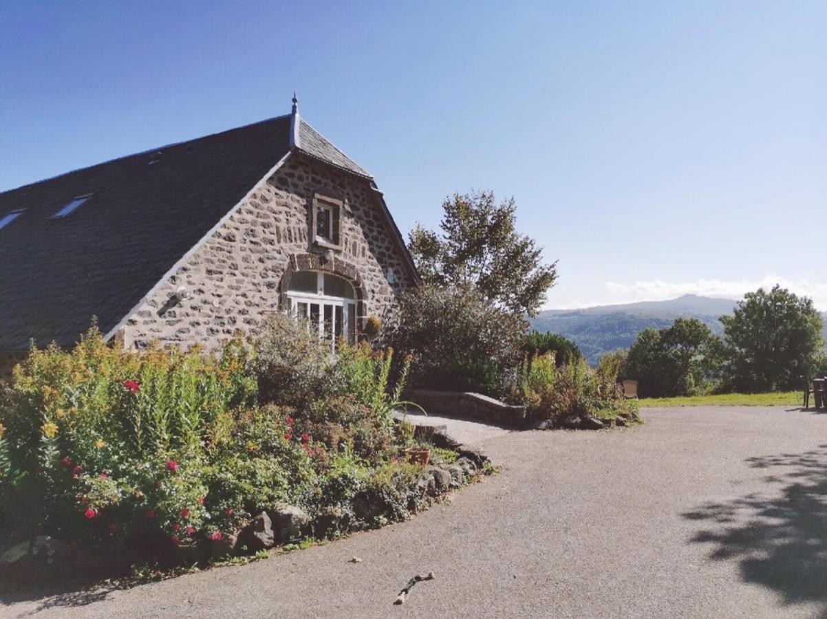 Maison d'Hôtes La Grange Salers Exterior foto